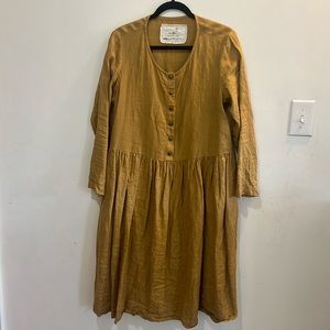 Not Perfect Linen mama dress with custom snaps size m/l